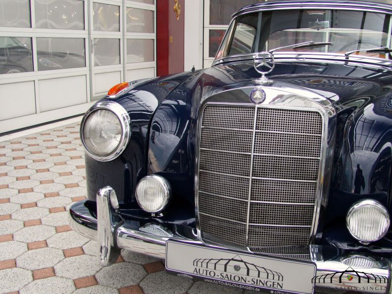 Mercedes-Benz 220 SE Ponton Coupe