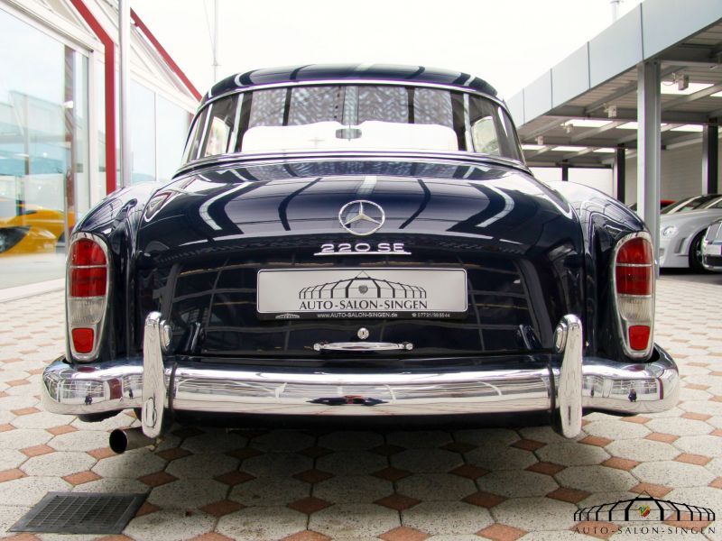 Mercedes-Benz 220 SE Ponton Coupe