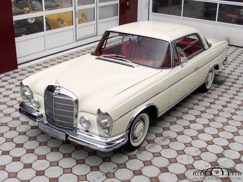 Mercedes-Benz 220 SE b