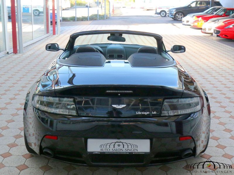 Aston Martin V12 Vantage Roadster  