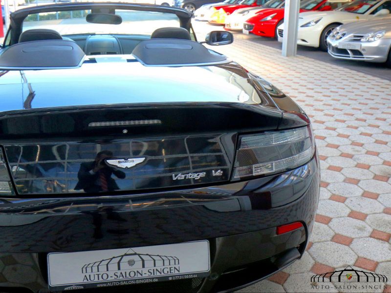 Aston Martin V12 Vantage Roadster  