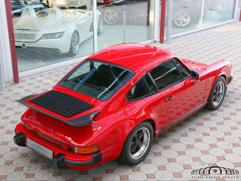 Porsche 911 Carrera 3.2