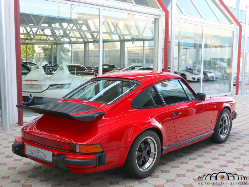 Porsche 911 Carrera 3.2