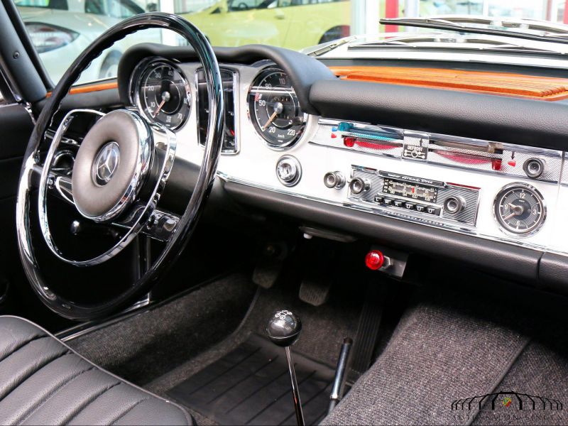 Mercedes-Benz 230 SL Pagode  