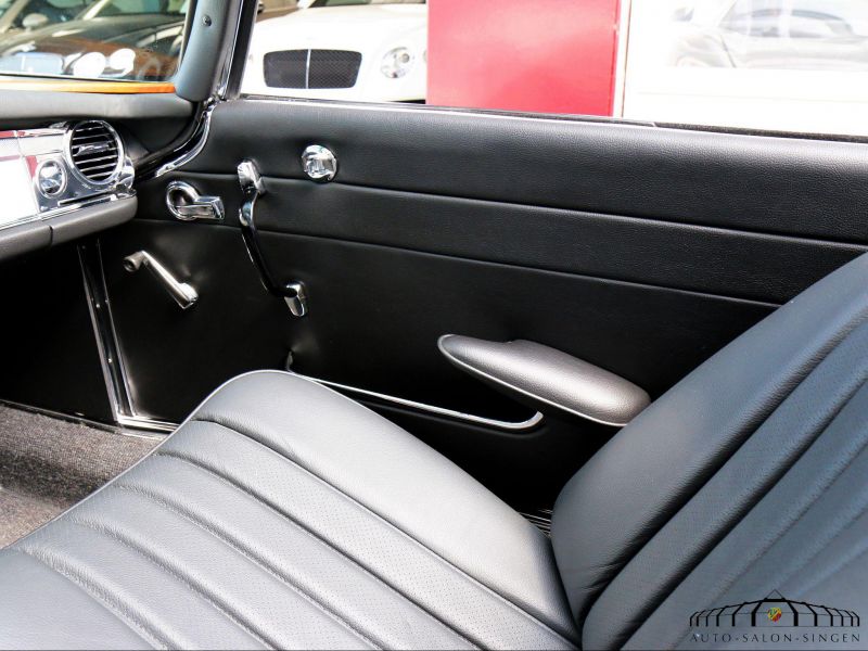 Mercedes-Benz 230 SL Pagode  