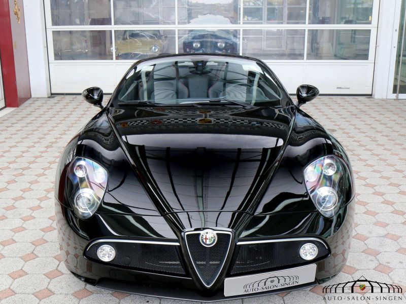 Alfa Romeo 8c Spider Cabrio Auto Salon Singen