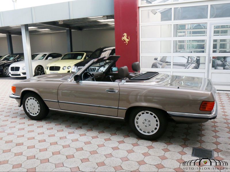 Mercedes-Benz 500 SL Convertible - Auto Salon Singen