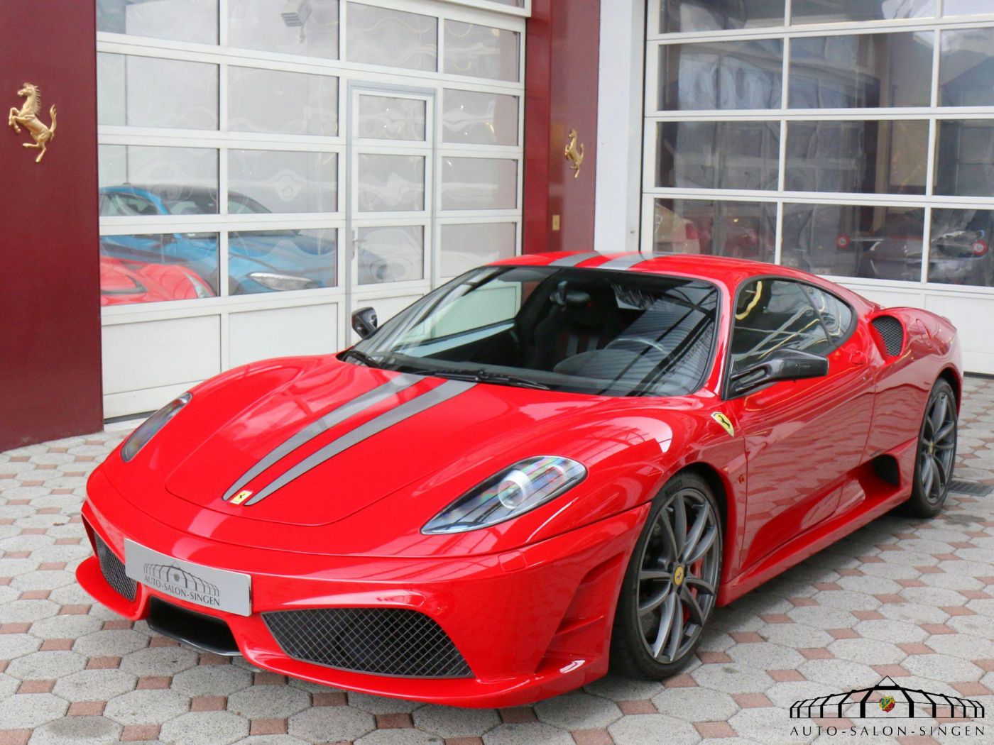 Розовая Феррари f430