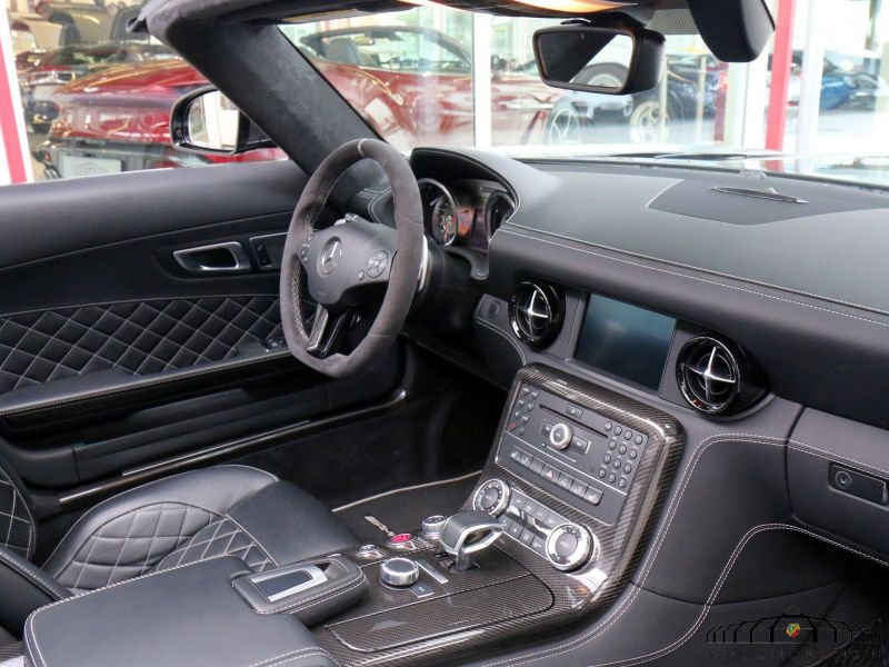 Mercedes-Benz SLS AMG GT Roadster Final Edition