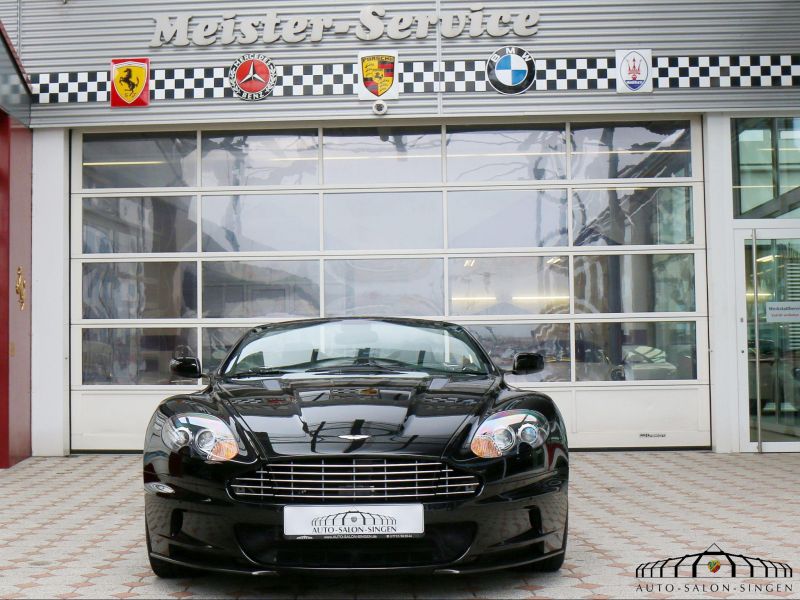 Aston Martin DBS Volante 