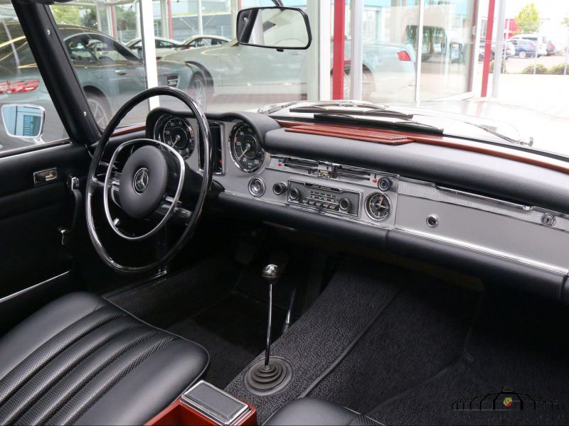 Mercedes-Benz 280 SL Pagode 