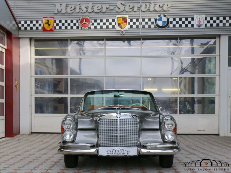 Mercedes-Benz 220 SE b Cabrio