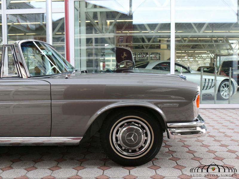 Mercedes-Benz 220 SE b Cabrio