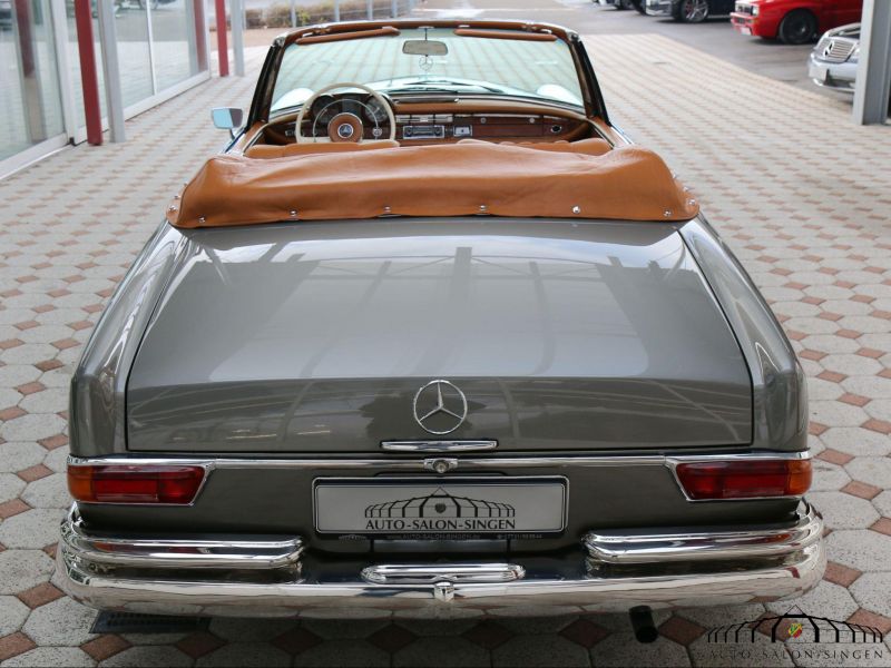 Mercedes-Benz 220 SE b Cabrio