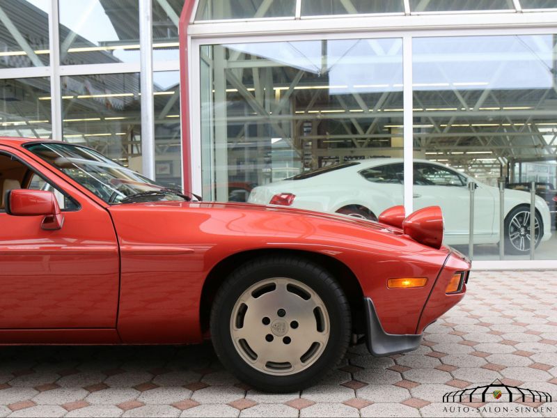 Porsche 928 S