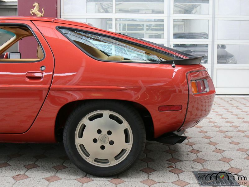 Porsche 928 S