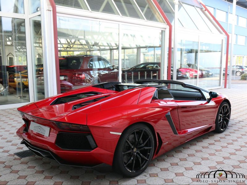 Lamborghini Aventador Roadster LP700-4