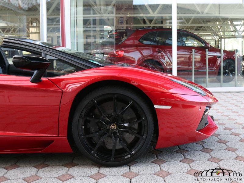 Lamborghini Aventador Roadster LP700-4