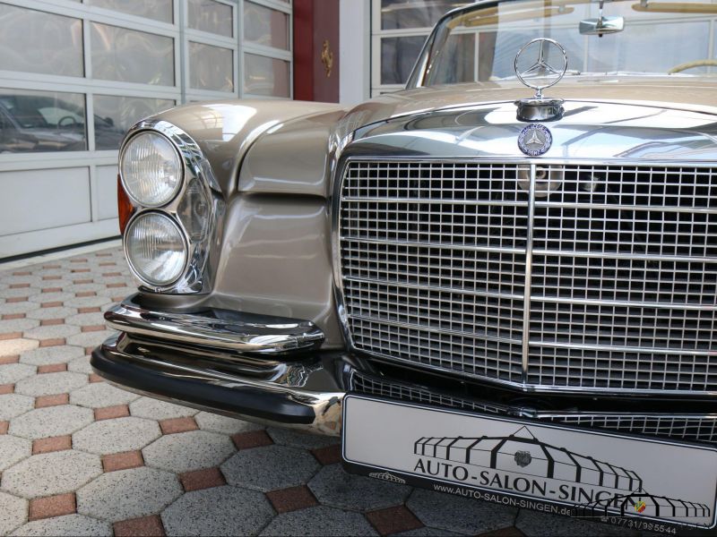 Mercedes-Benz 280 SE 3.5 Cabrio