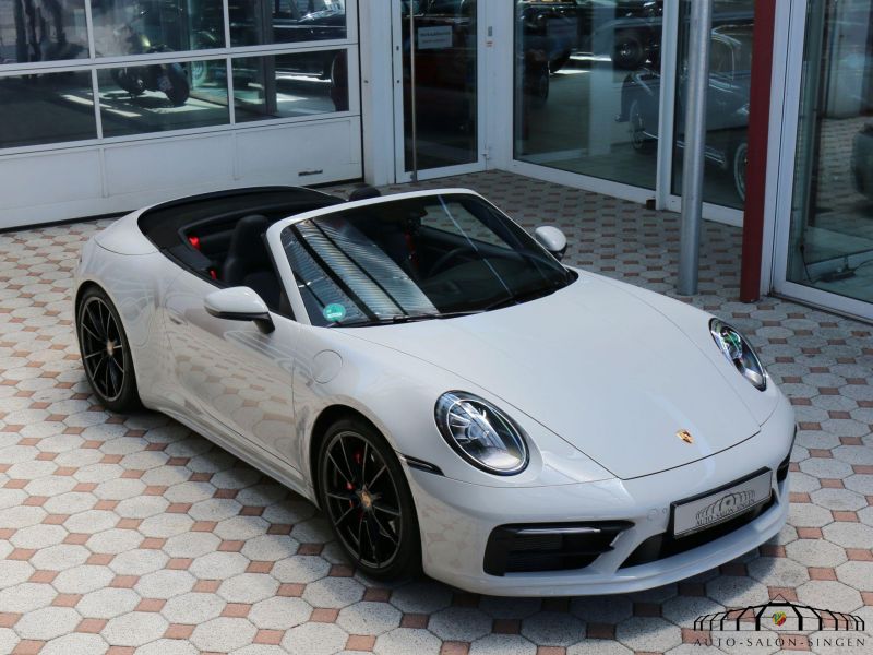 Porsche 992 Carrera 4S Cabrio