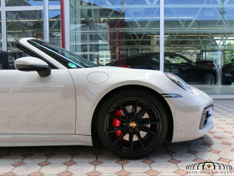 Porsche 992 Carrera 4S Cabrio