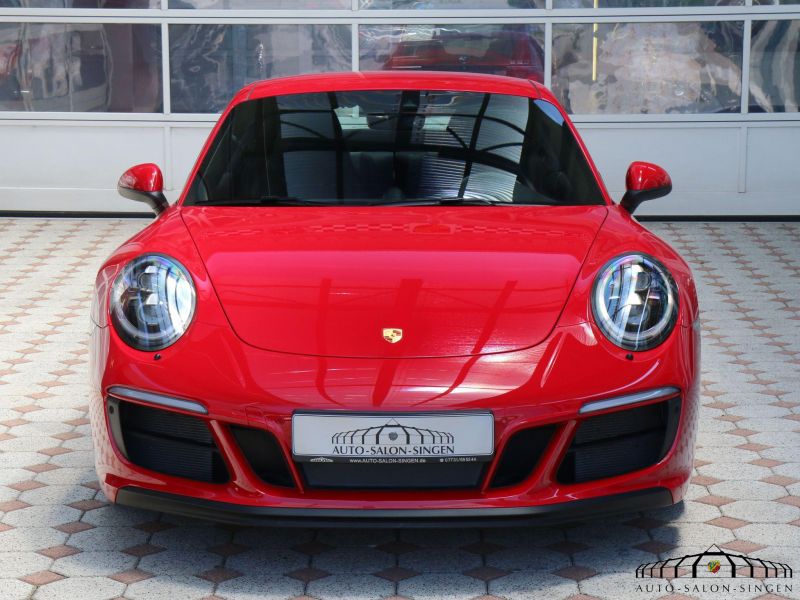 Porsche 991 Carrera 4 GTS