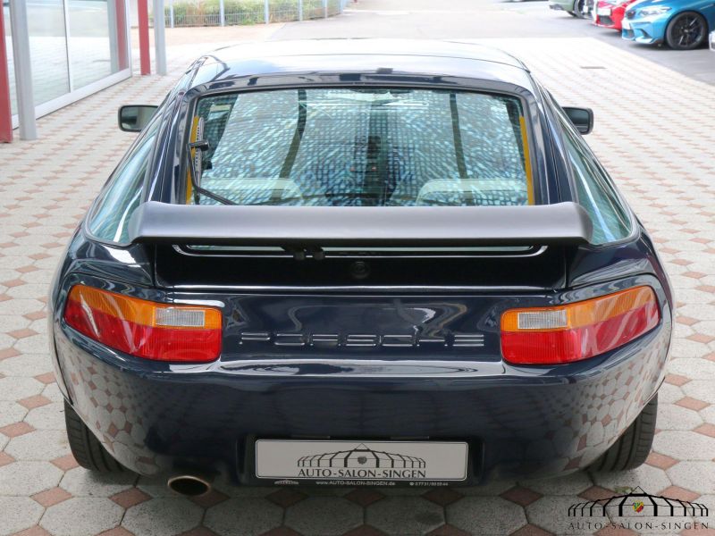 Porsche 928 S4