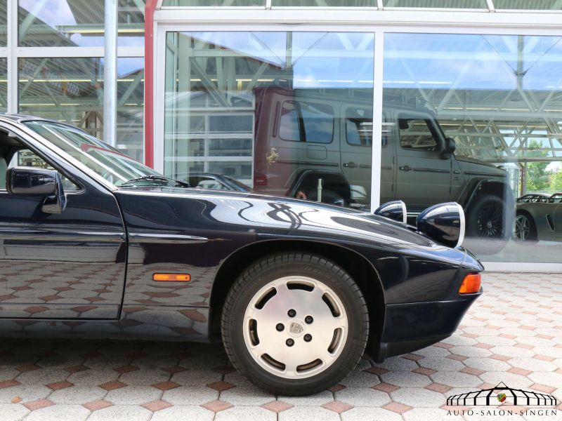 Porsche 928 S4