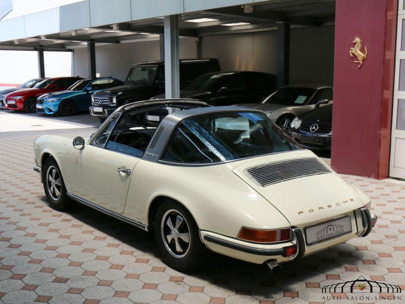 Porsche 911 E Targa 2.2