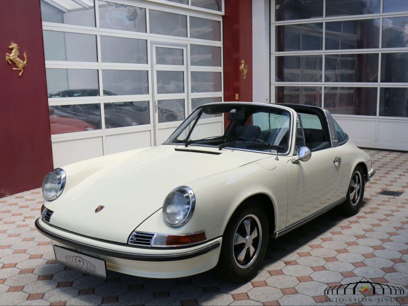 Porsche 911 E Targa 2.2