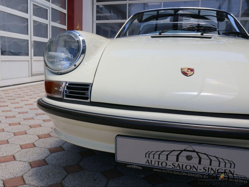 Porsche 911 E Targa 2.2