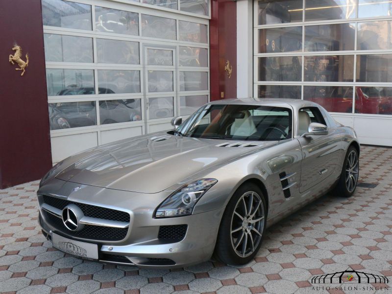 Mercedes-Benz SLS AMG