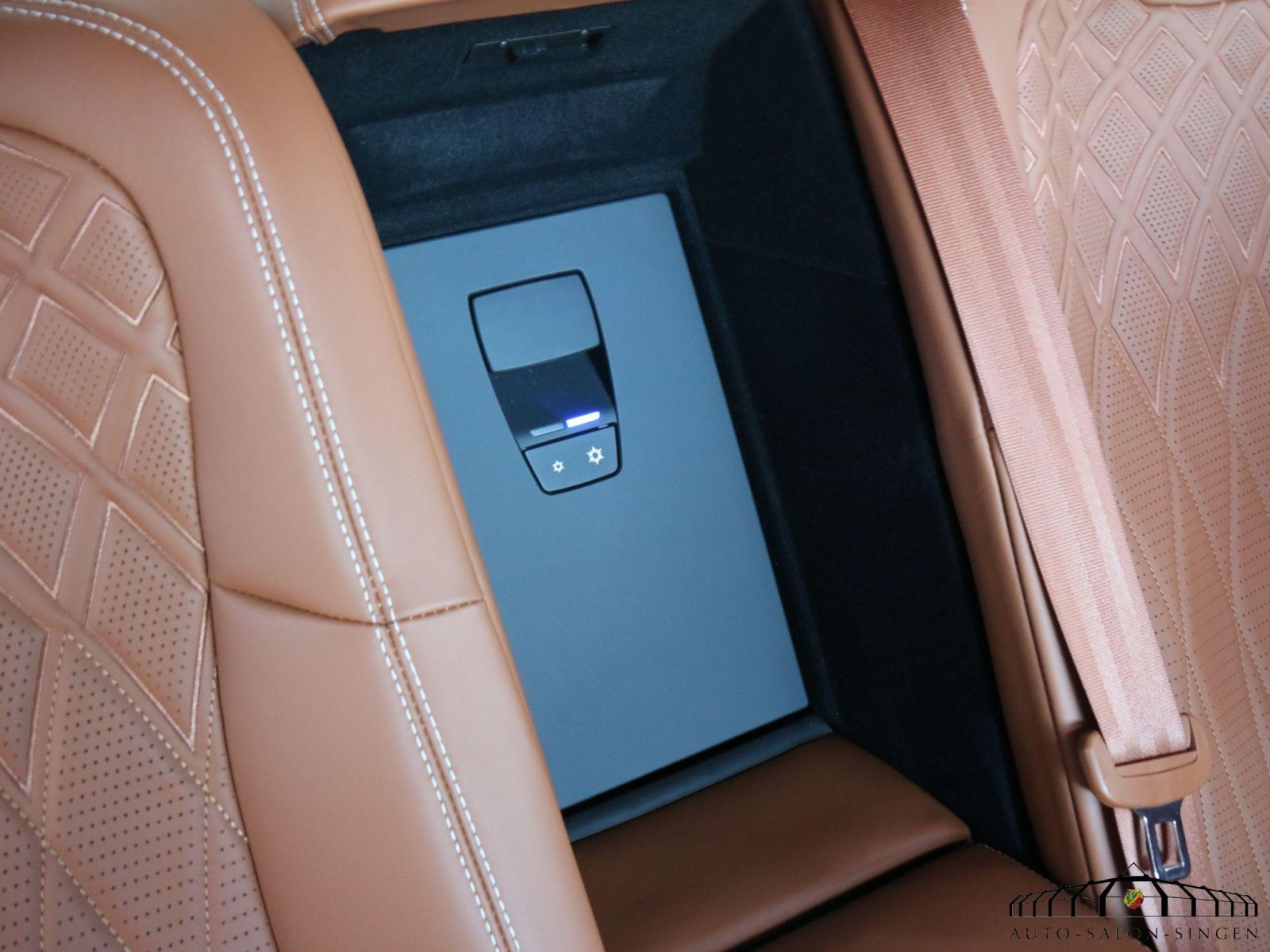 Bentley Flying Spur W12 First Edition Limousine - Auto Salon Singen