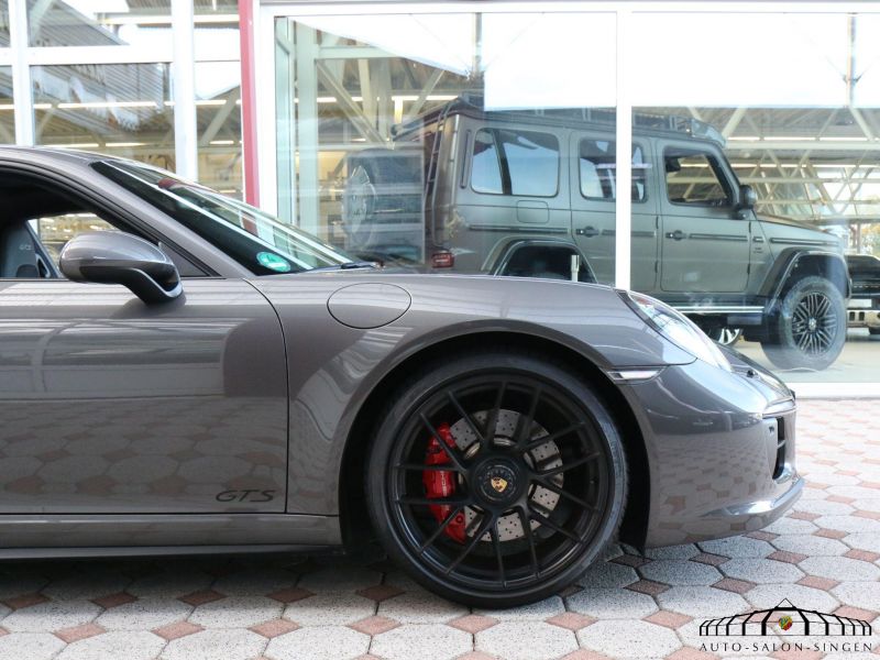 Porsche 991 Carrera 4 GTS