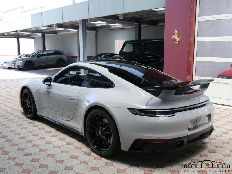 Porsche 992 Carrera GTS