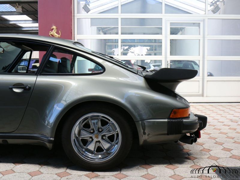 Porsche 911 Turbo 3.3