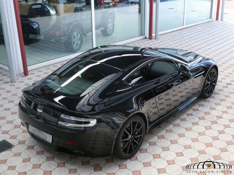 Aston Martin V12 Vantage S 