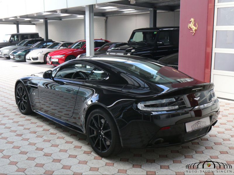 Aston Martin V12 Vantage S 