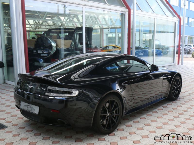 Aston Martin V12 Vantage S 