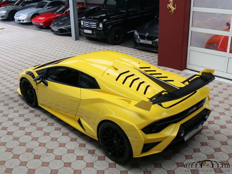 Lamborghini Huracán STO Coupe