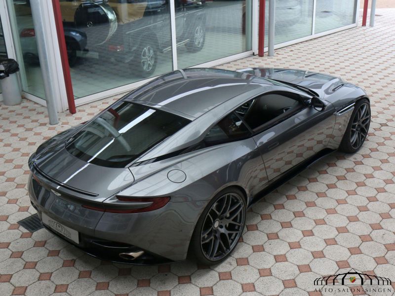 Aston Martin DB11 V12