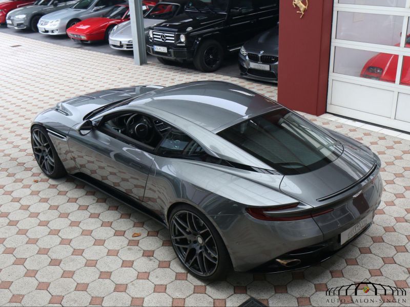 Aston Martin DB11 V12