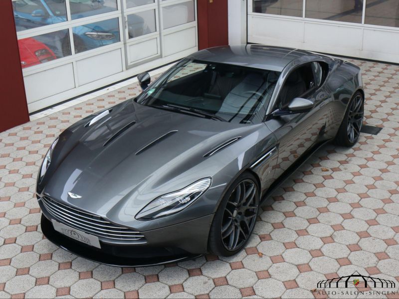 Aston Martin DB11 V12