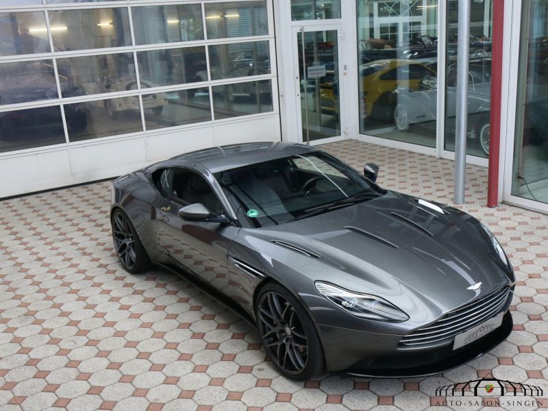 Aston Martin DB11 V12