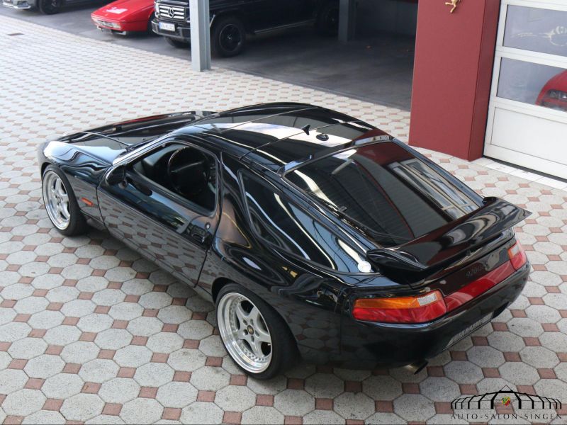 Porsche 928 GTS